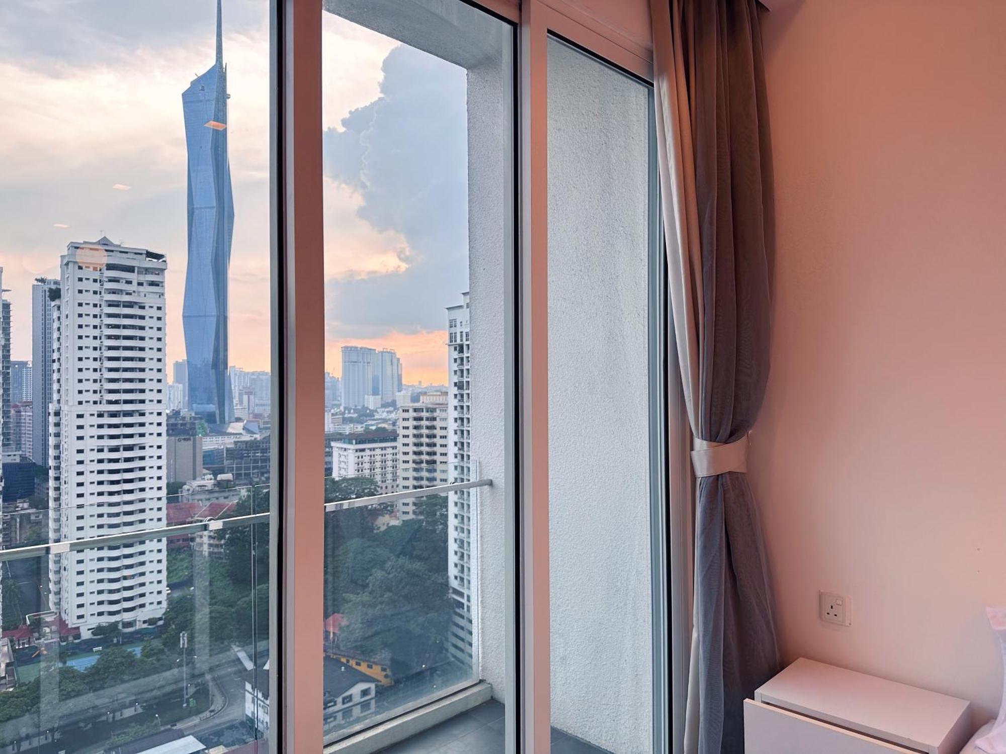 Lux Suites Kl City Pavilion Bukit Bintang With Infinity Pool กัวลาลัมเปอร์ ภายนอก รูปภาพ